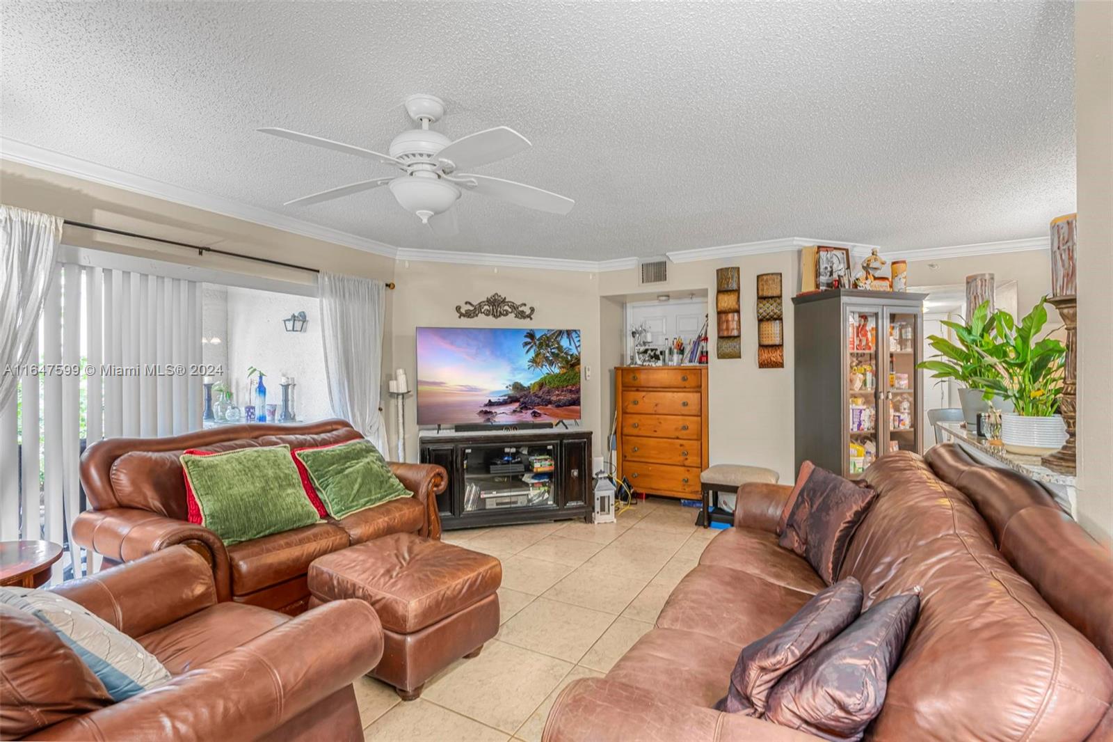 2433 Centergate Dr #102, Miramar, Florida image 4