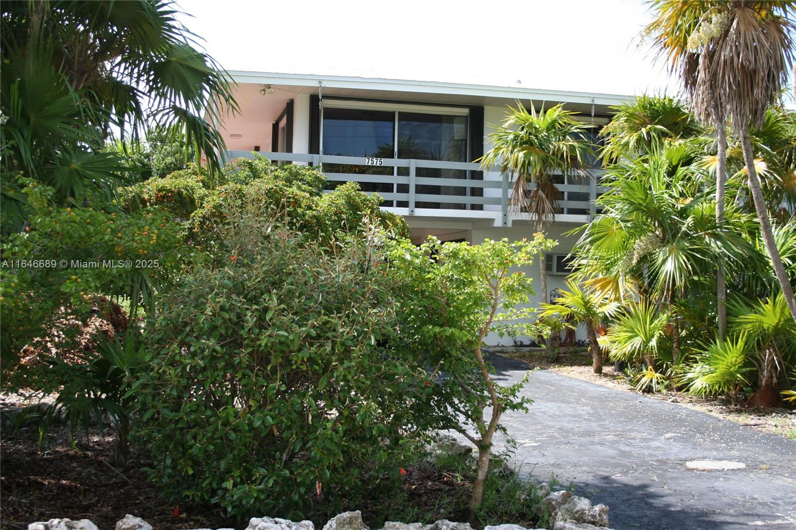 Residential, Marathon, Florida image 1