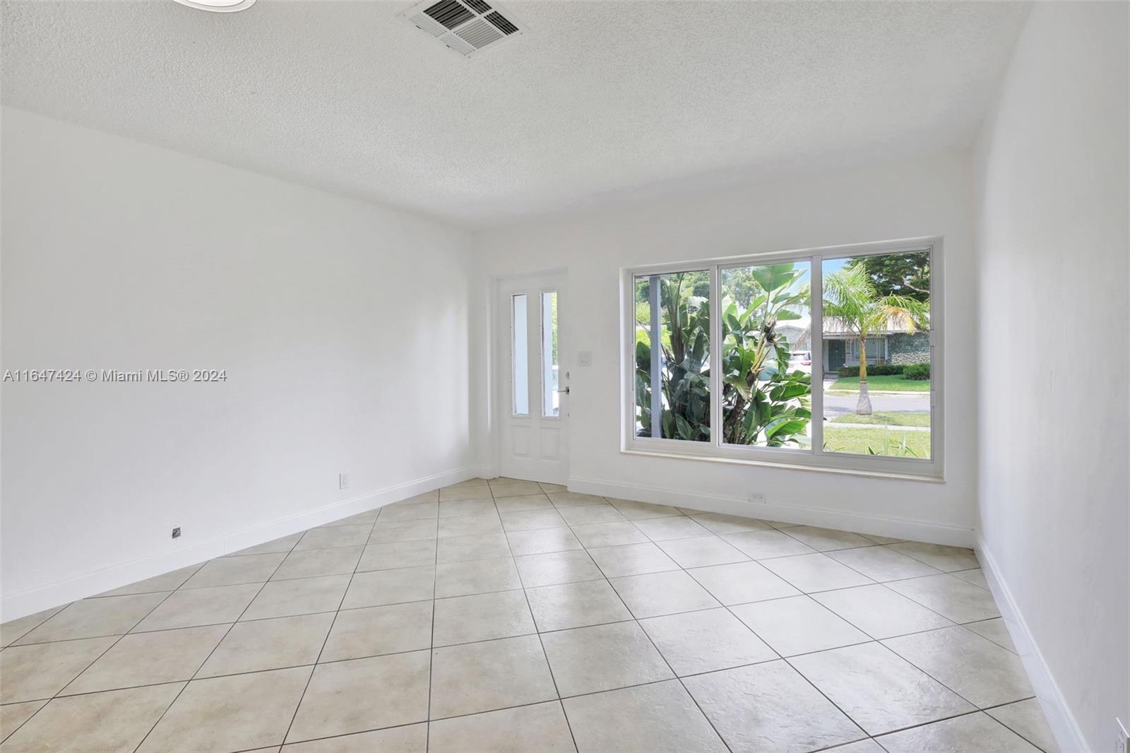 34 SE 14th St, Dania Beach, Florida image 3