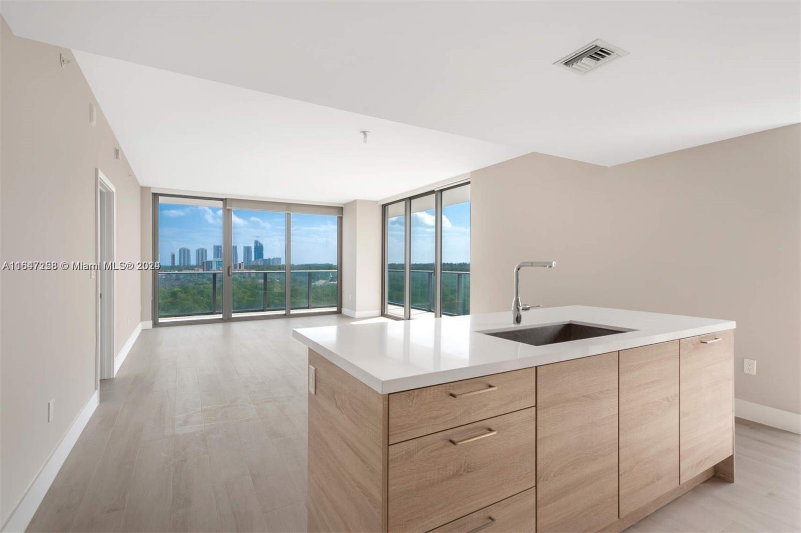 Apartamento para Alugar em North Miami Beach, FL