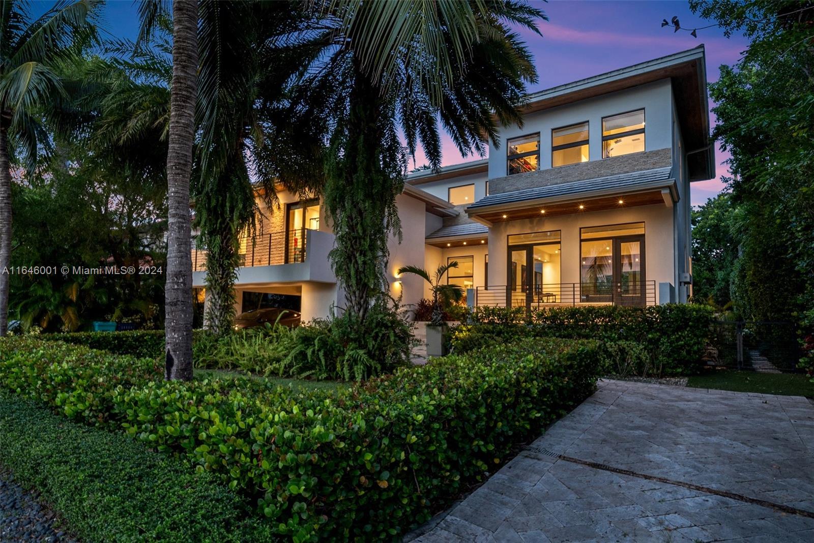 561 Hampton Ln, Key Biscayne, Florida image 2