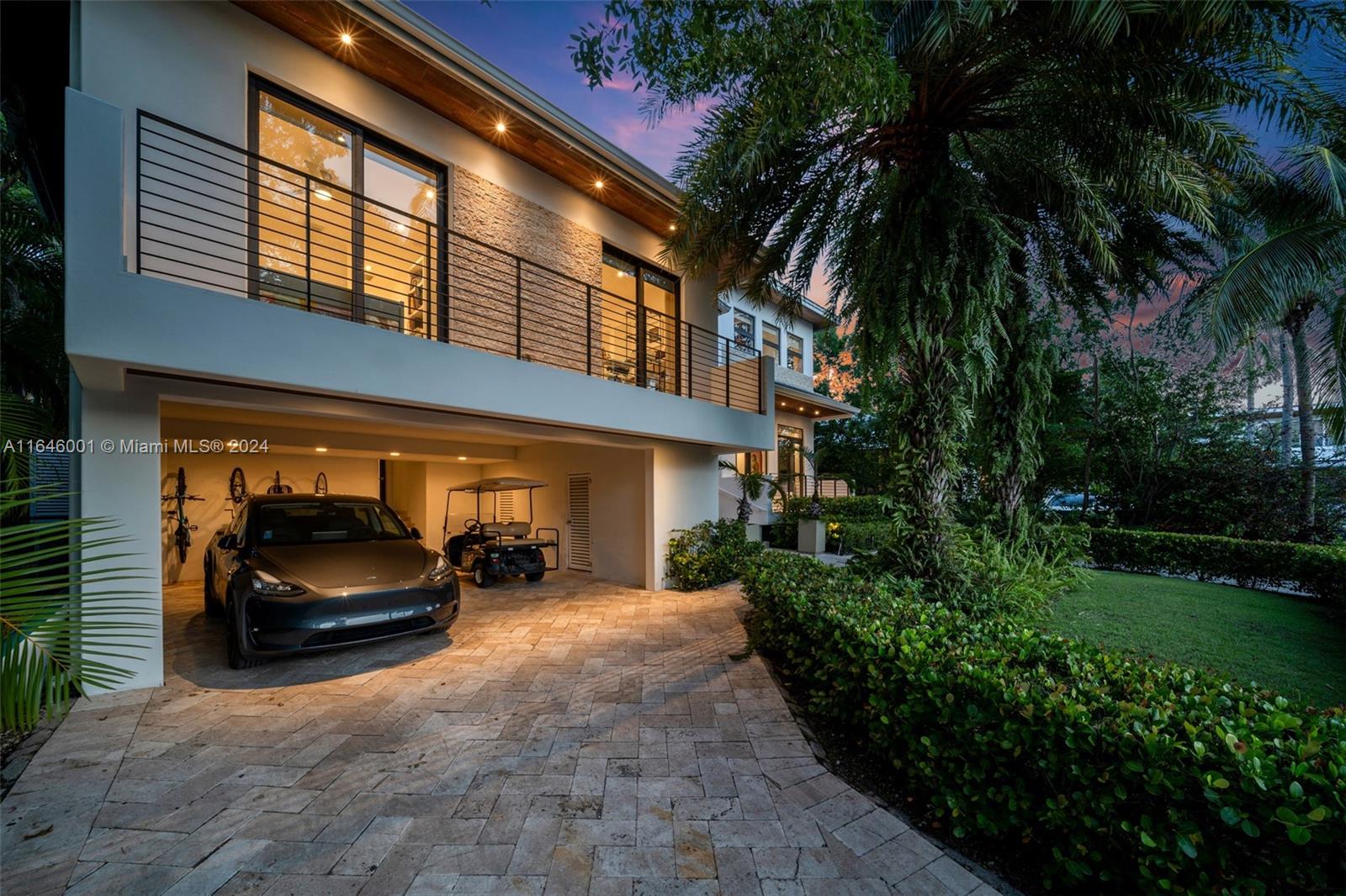 561 Hampton Ln, Key Biscayne, Florida image 3