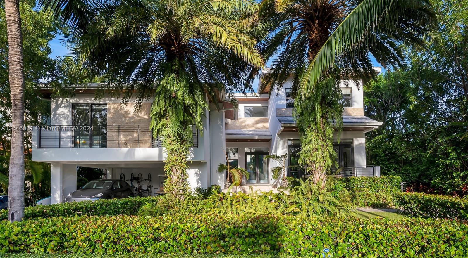 561 Hampton Ln, Key Biscayne, Florida image 4