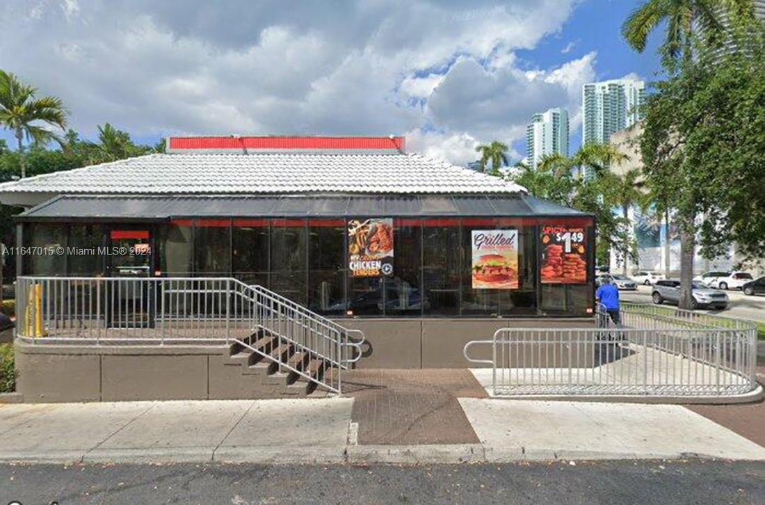 Drive-In restaurant. The subject property is currently vacant, providing a great opportunity to lease a quality asset in a highly populated area. It is a second generation QSR. Strategically located, with great exposure on Biscayne Blvd. This location benefits from a very large customer base of locals and those working or traveling to the downtown Miami.