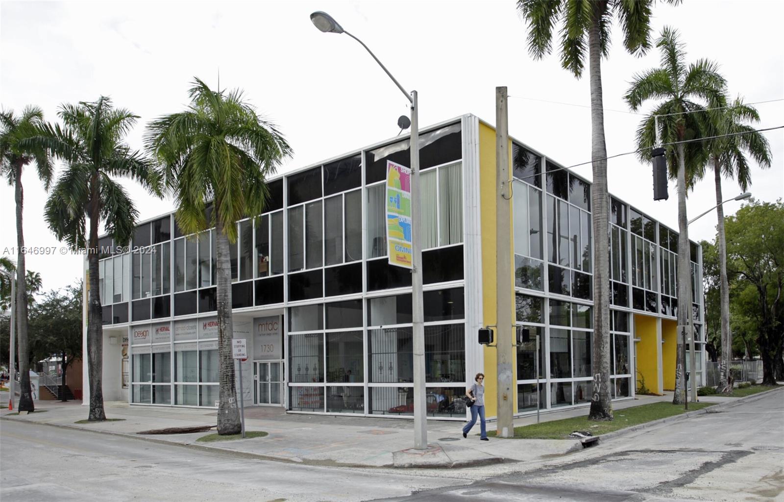 Great Building with Biscayne frontage. Within the space; 20ft ceilings, private parking, private restrooms. Stop by to see this great opportunity, and contact us with any questions or to set up a tour. Typical Floor Size: 9,728 SF.
Biscayne Blvd and 17th terrace.