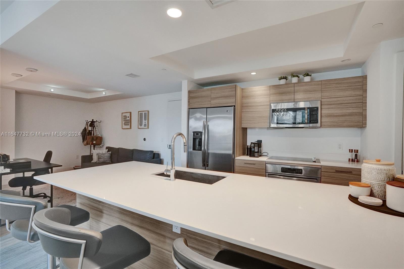 121 NE 34th St #902, Miami FL 33137