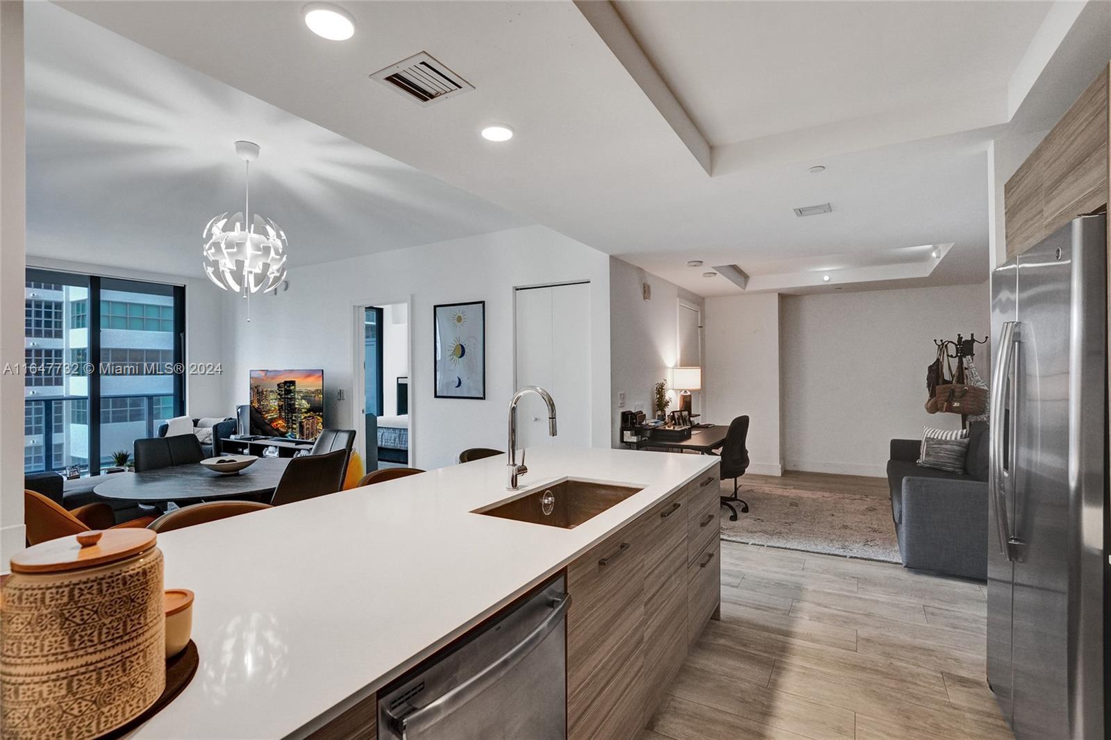121 NE 34th St #902, Miami FL 33137