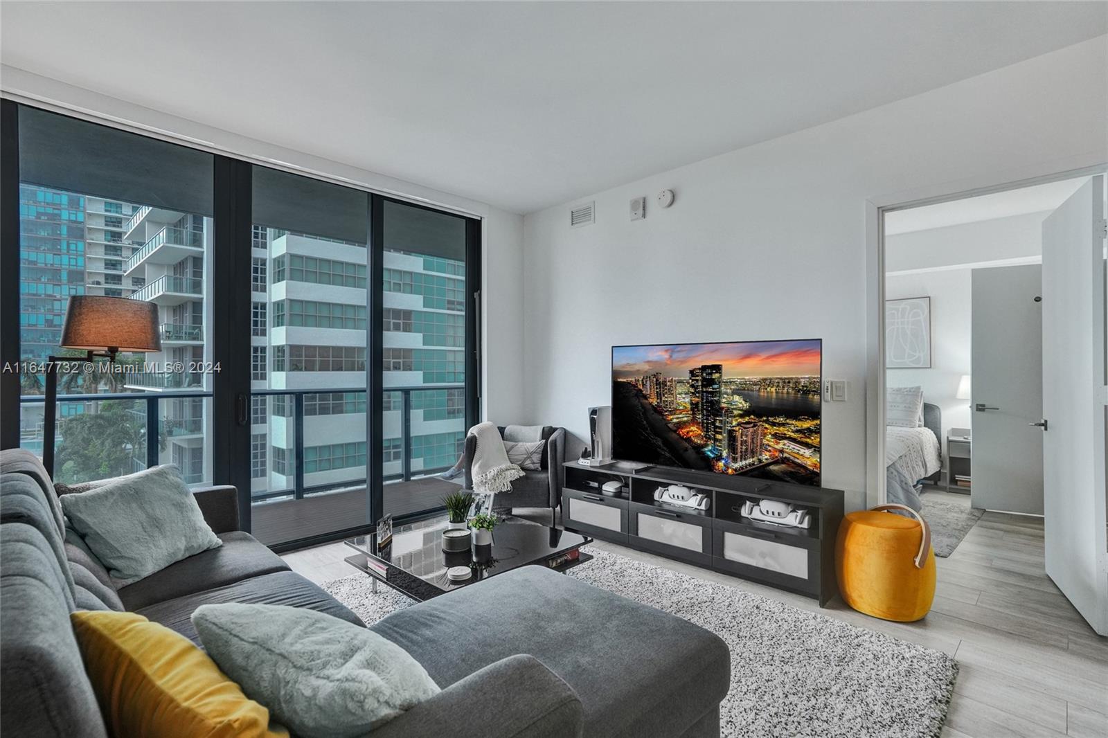 121 NE 34th St #902, Miami FL 33137