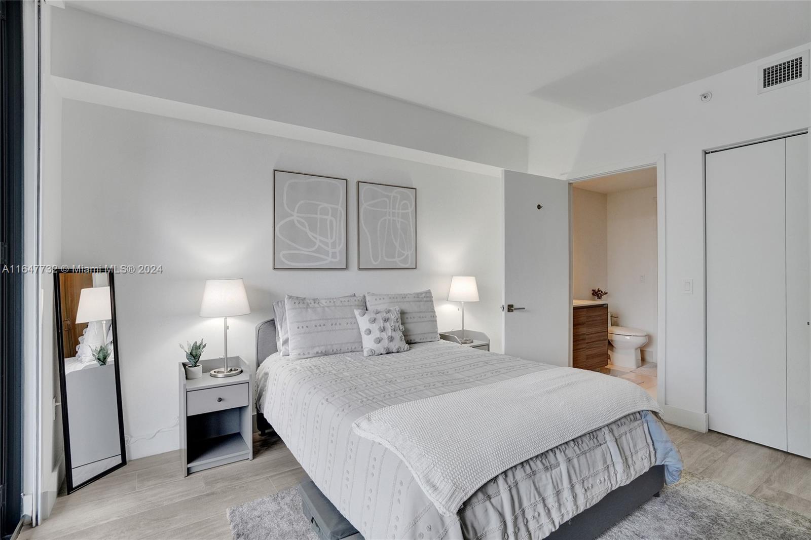 121 NE 34th St #902, Miami FL 33137