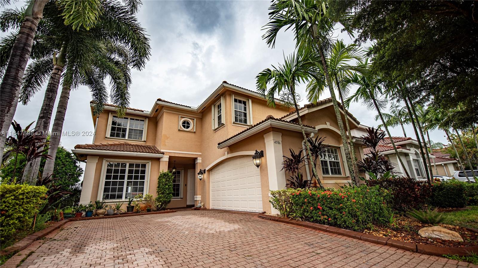 4586 SW 179th Way  For Sale A11647898, FL
