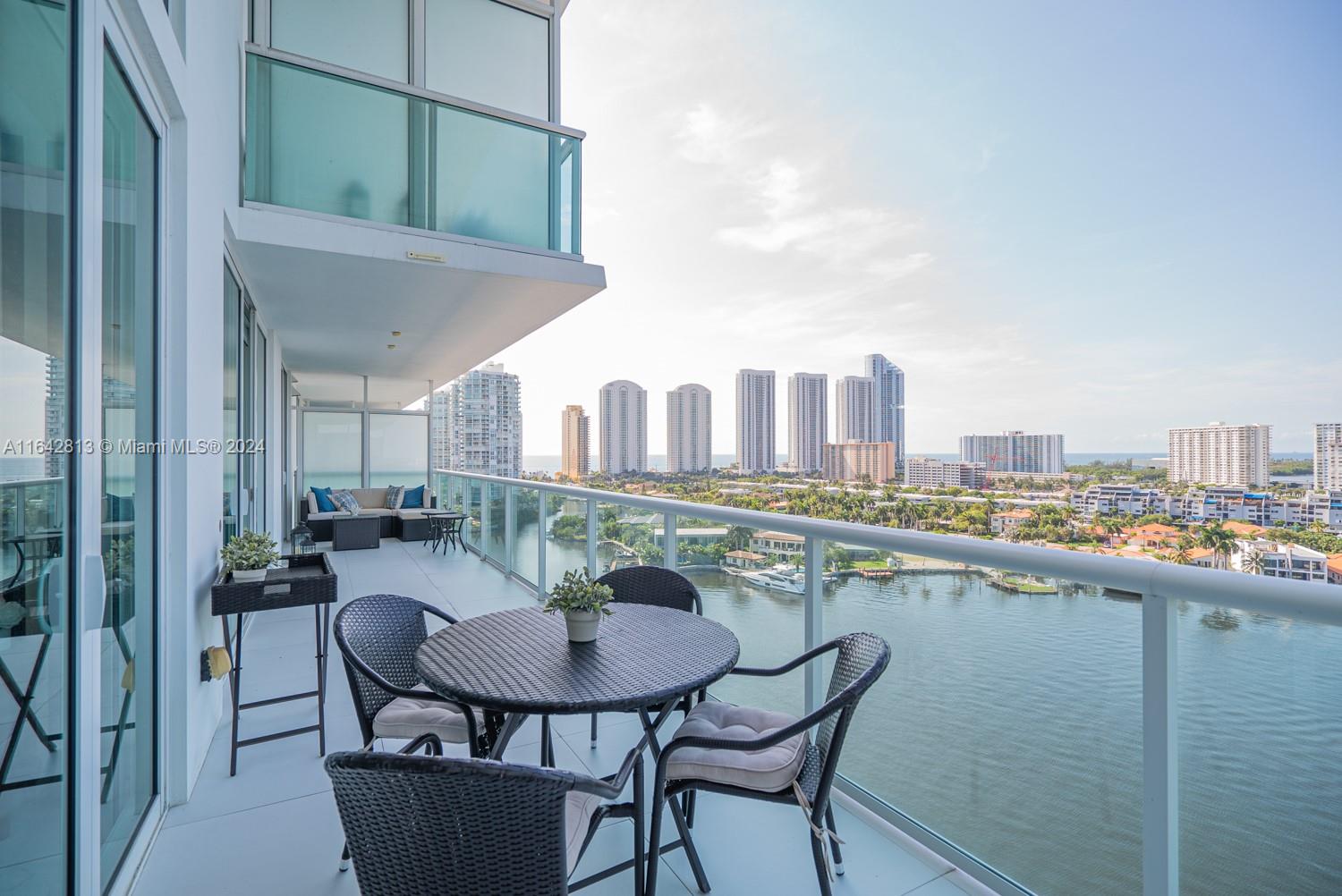 Apartamento para Alugar em Sunny Isles Beach, FL