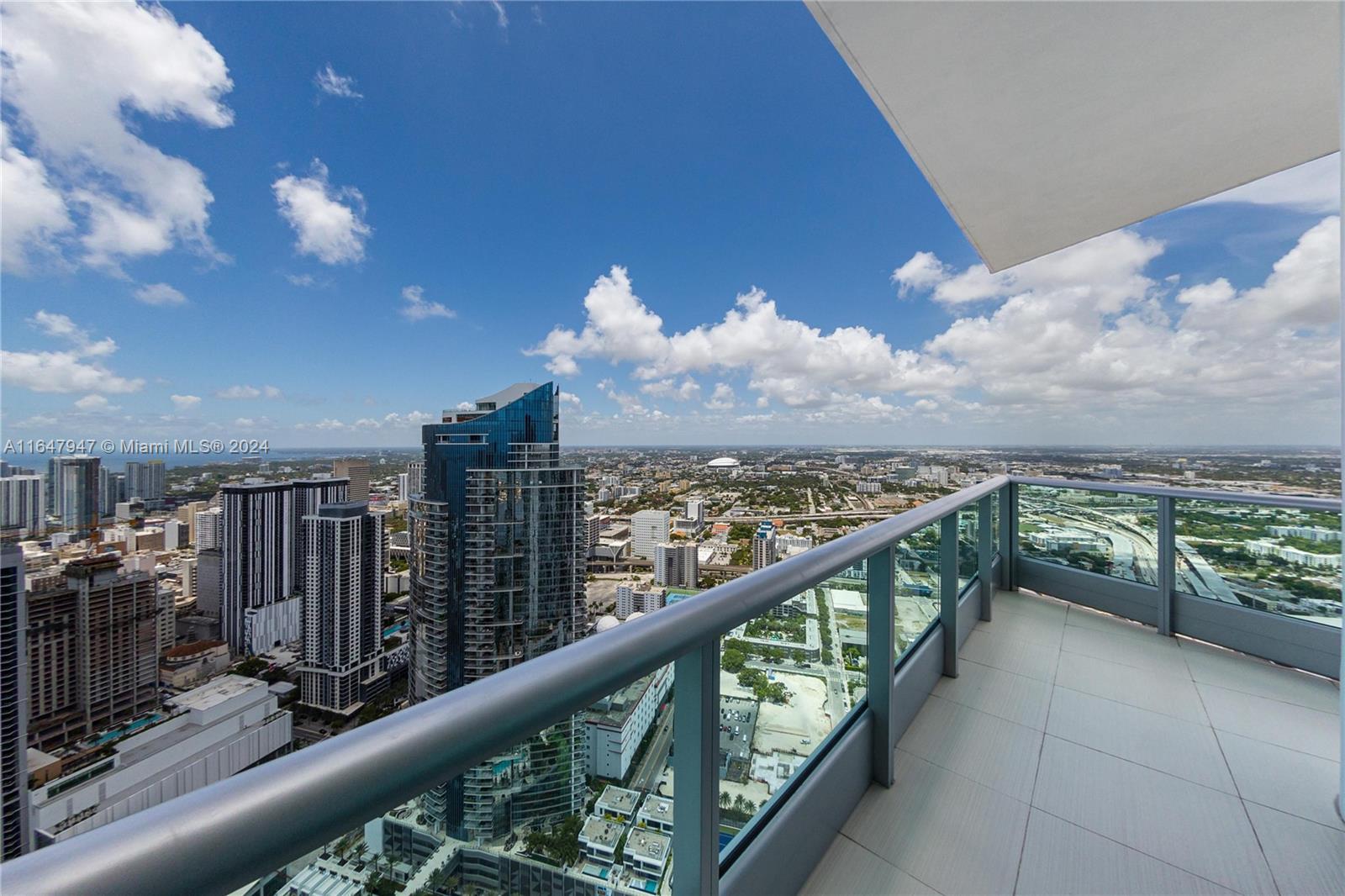 900 Biscayne Blvd #PH 6309, Miami FL 33132