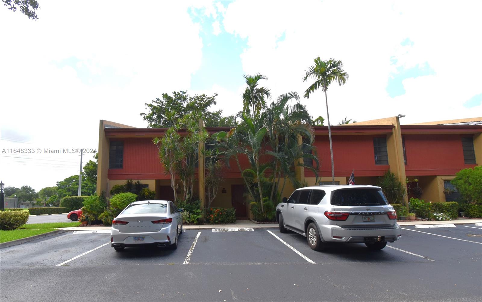 9704 NW 15th St #313, Pembroke Pines, Florida image 2