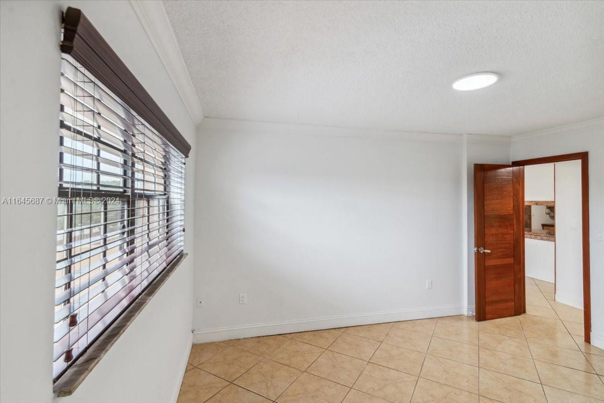 15969 NW 64th Ave #402, Miami Lakes, Florida image 12