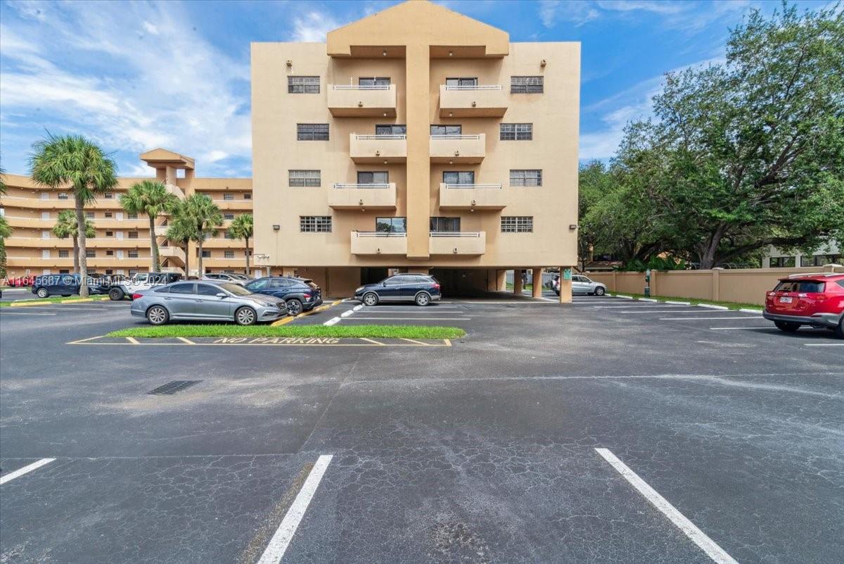 15969 NW 64th Ave #402, Miami Lakes, Florida image 28