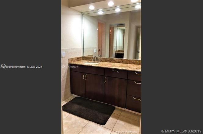 342 Lakeview Dr #102, Weston, Florida image 7