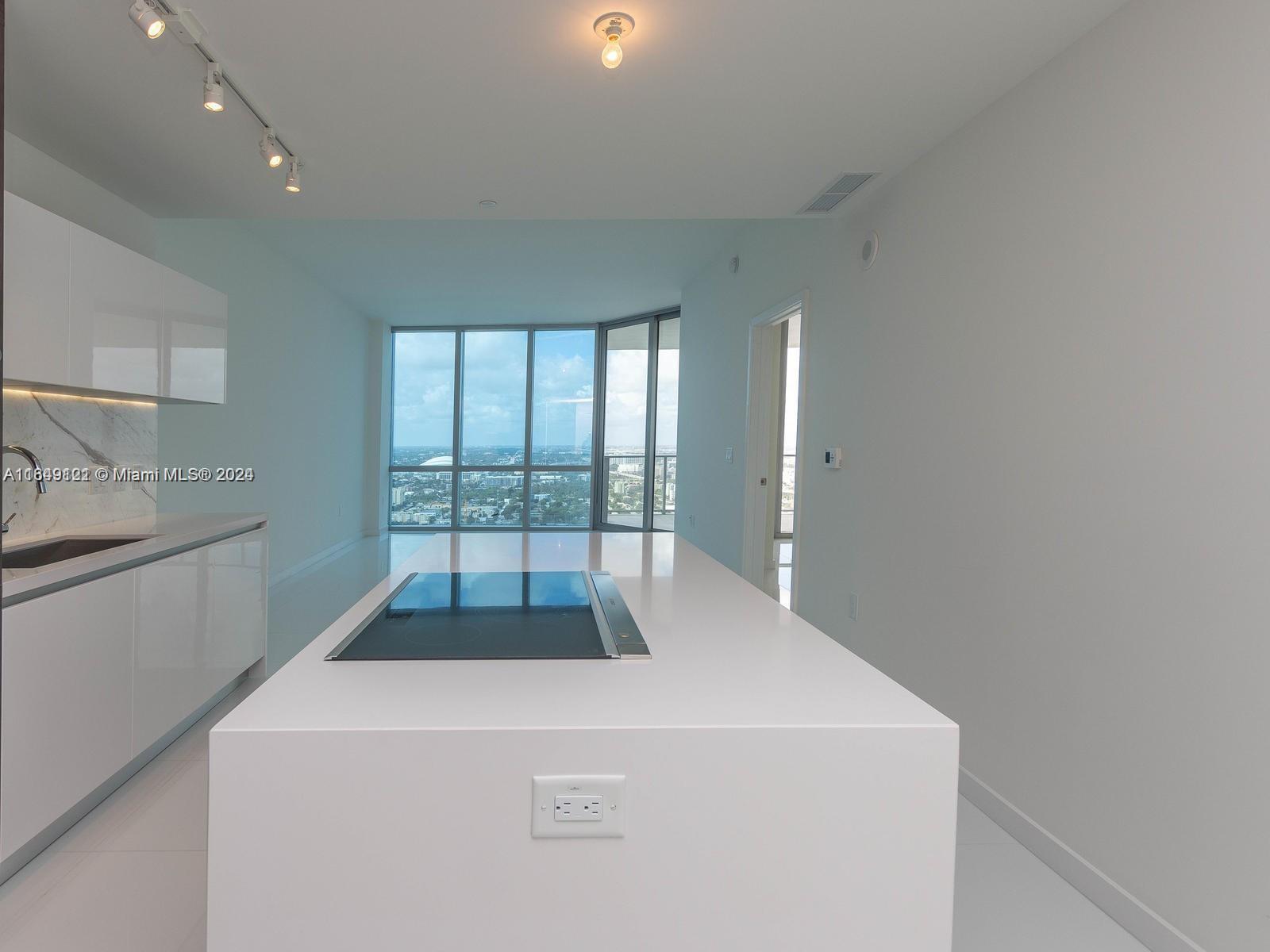 851 NE 1st Ave #2906, Miami, Florida image 1