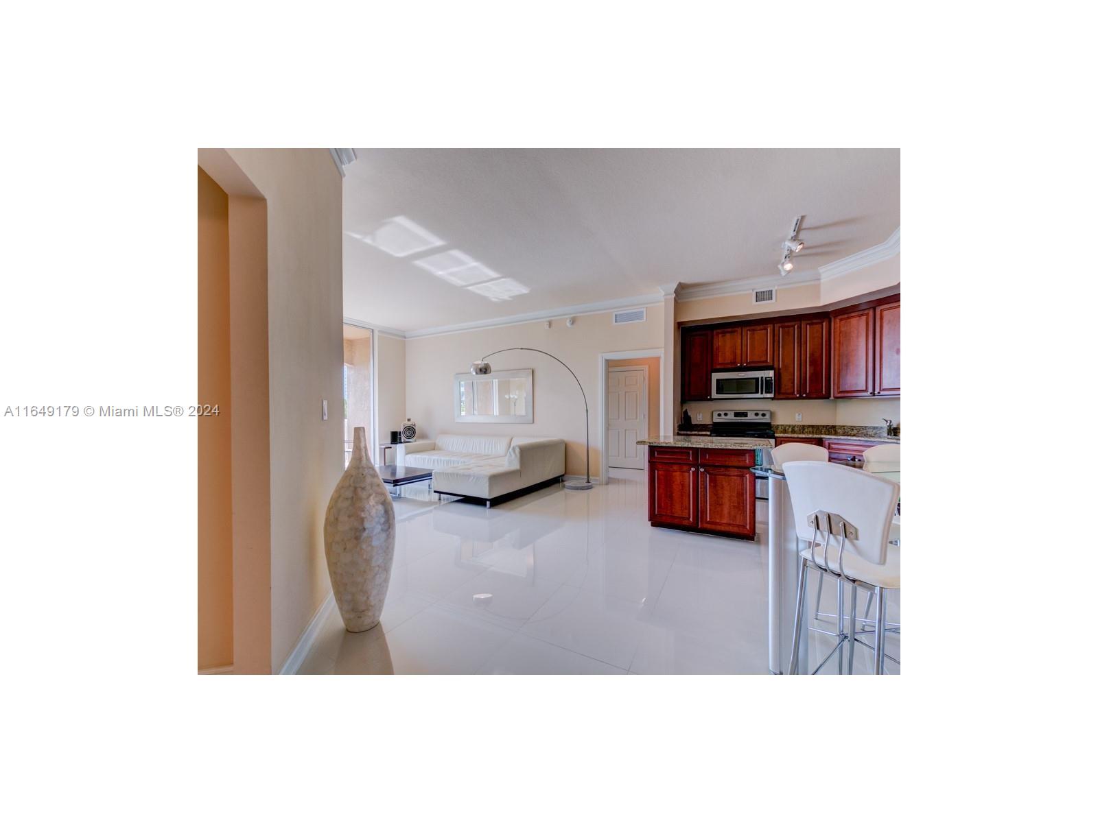 3001 NE 185th St #419, Aventura FL 33180