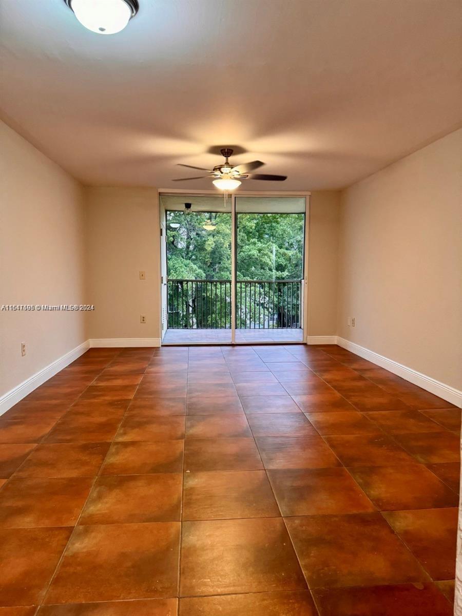 8235 Lake Dr #404, Doral, Florida image 3