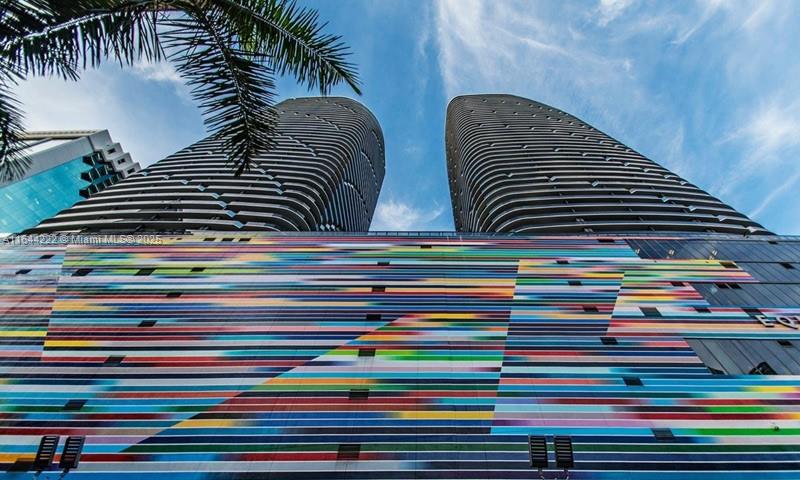 Apartamento à Venda em Miami, FL