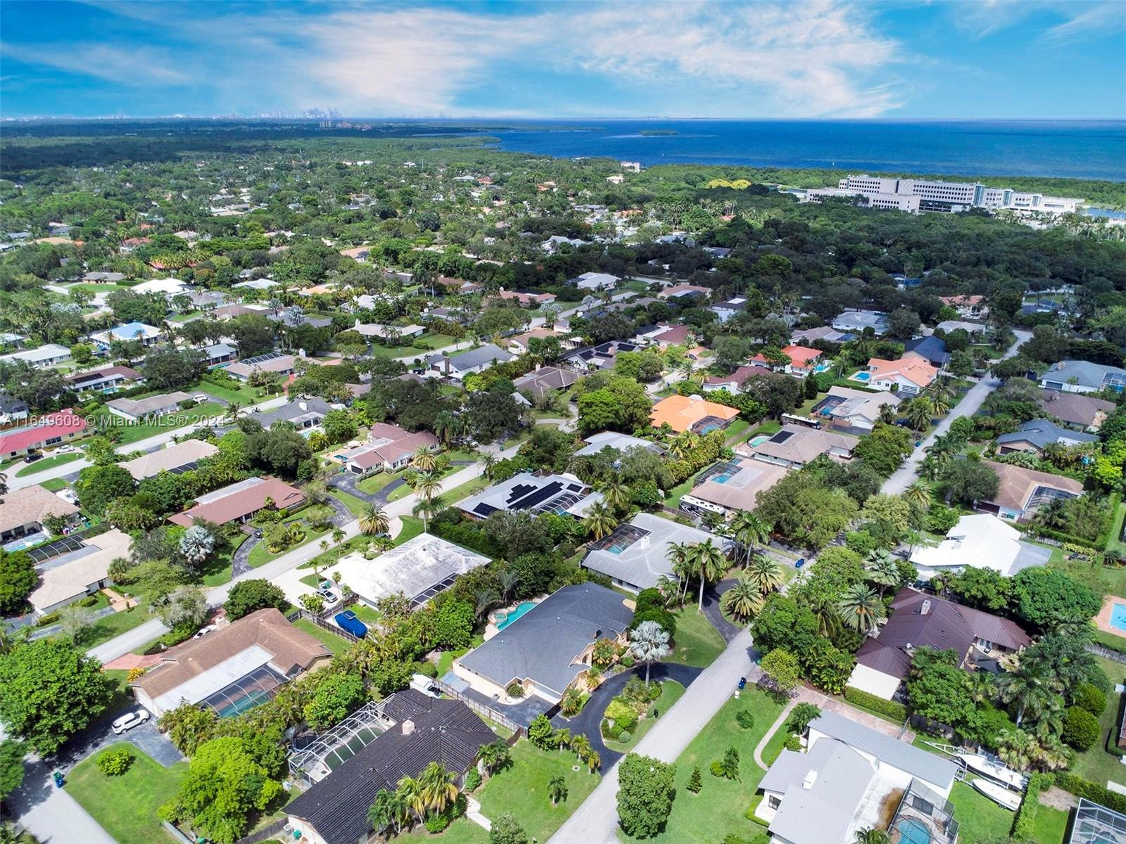 7861 SW 181st Ter, Palmetto Bay, Florida image 39