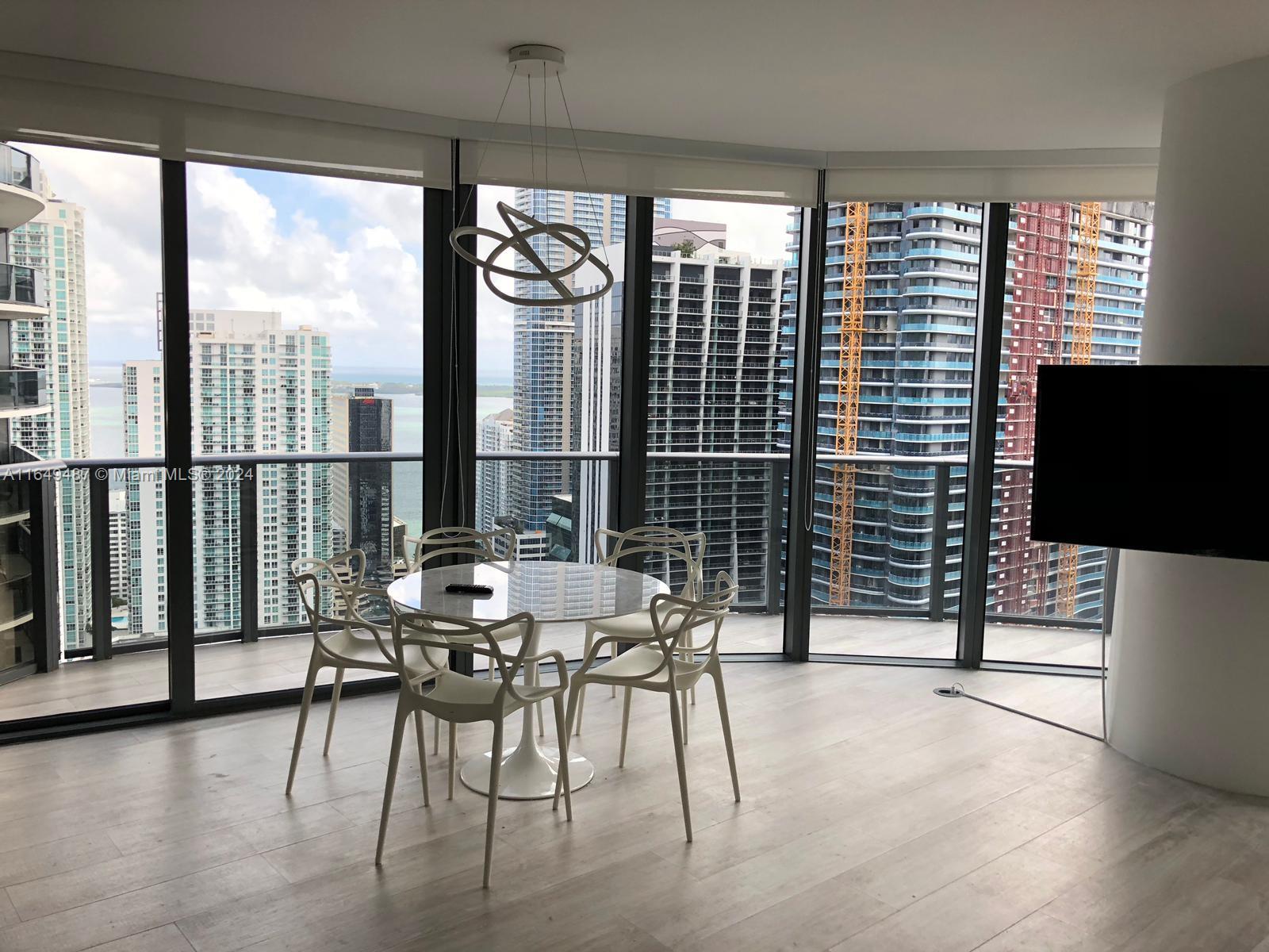 55 SW 9th St #4003, Miami FL 33130