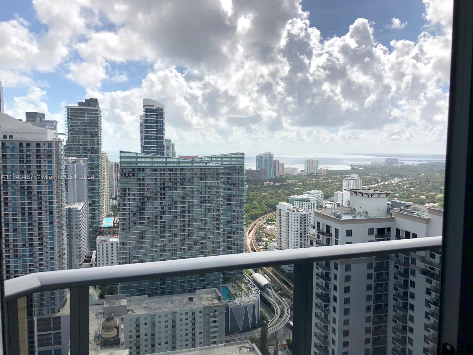 55 SW 9th St #4003, Miami FL 33130