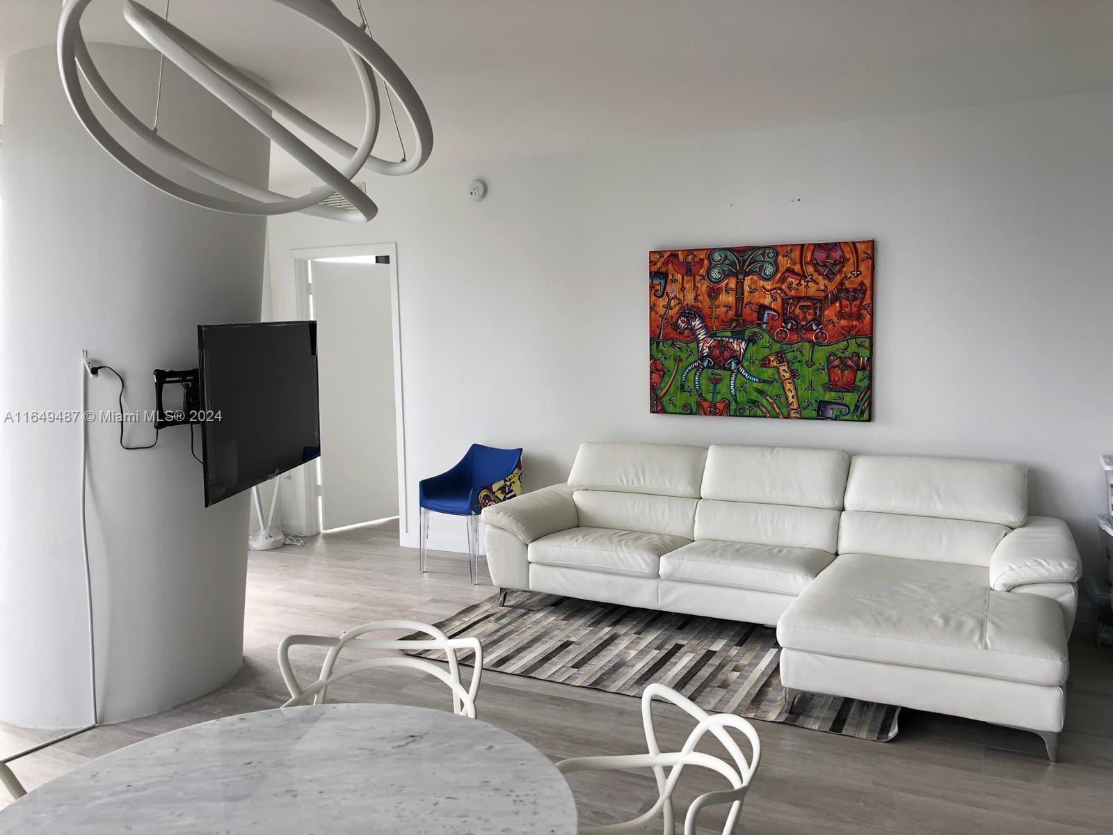 55 SW 9th St #4003, Miami FL 33130