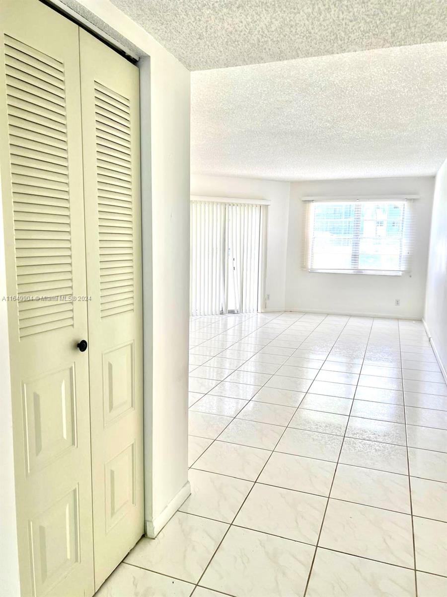 Residential, Pembroke Pines, Florida image 15