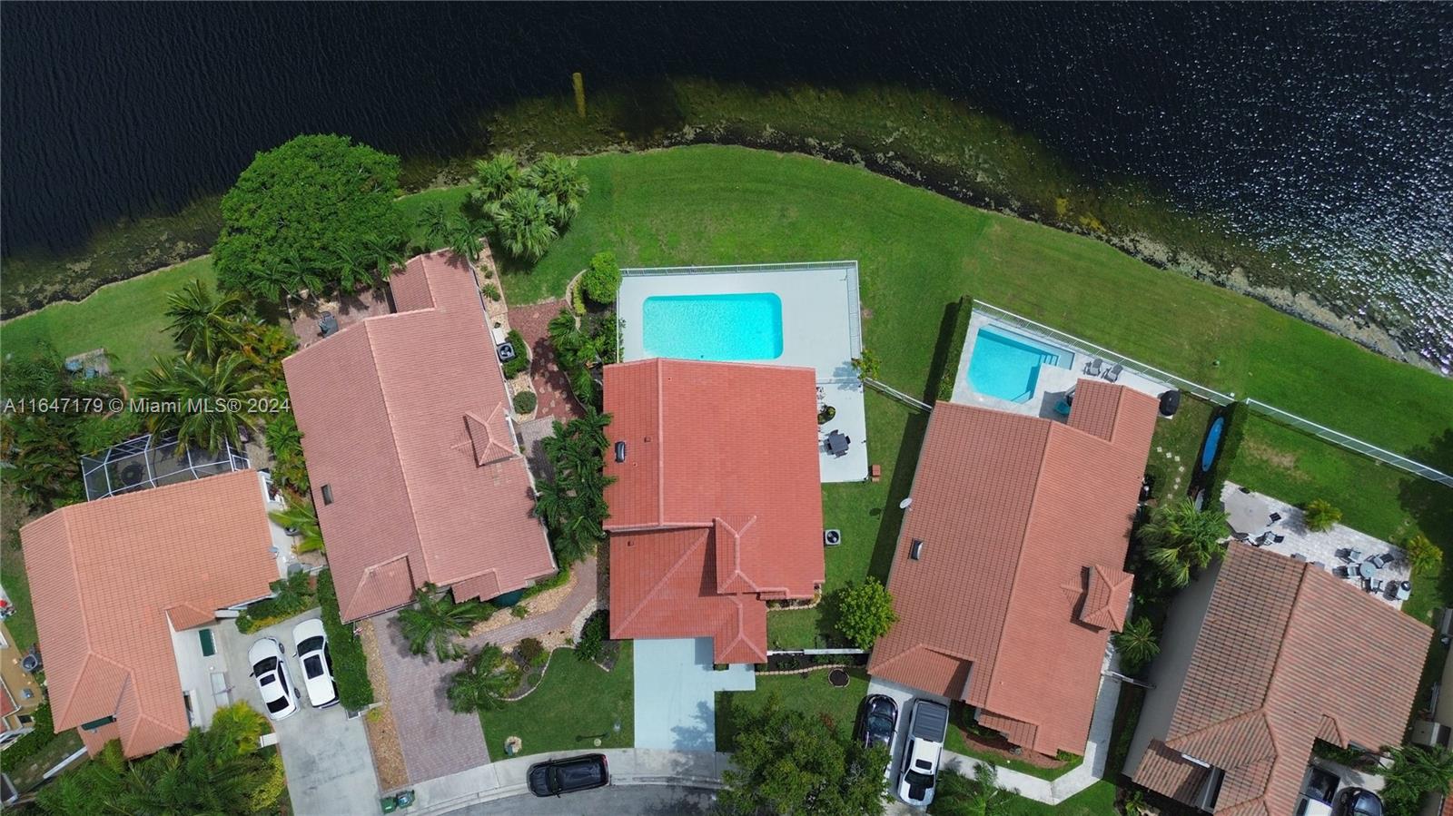 1444 Harbour Side Dr, Weston, Florida image 32