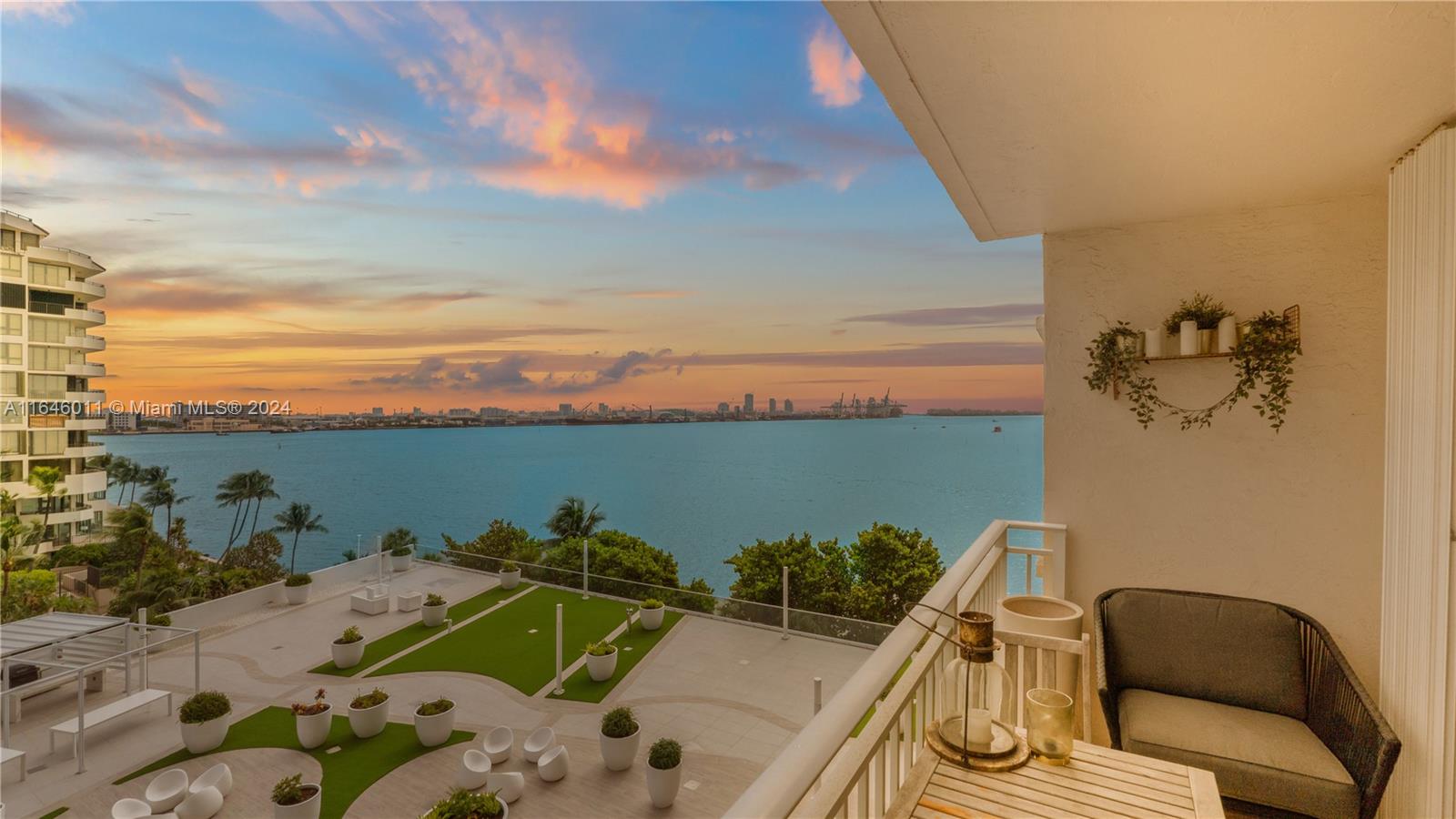 Experience luxury living with breathtaking water views in this stunning 1BED/1BATH condo inside Brickell Key! This immaculate unit features new stainless-steel appliances, in-unit washer & dryer, and elegant marble floors throughout. Step out onto your balcony and soak in the mesmerizing waterfront vistas. Indulge in top-tier amenities, including a brand-new heated pool, mini-golf, pickleball & tennis courts, a dog-friendly walking path, and a state-of-the-art gym. Plus, enjoy the convenience of designated parking, valet service, 24/7 security, and concierge services. This condo is your dream home waiting to happen. A Beautiful Miami Home. Make it Rein!