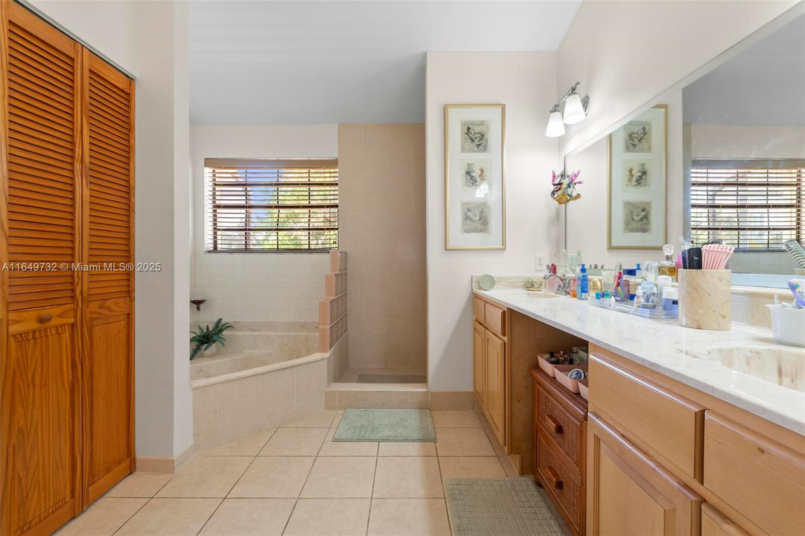 3500 Magellan Cir #714, Aventura, Florida image 29