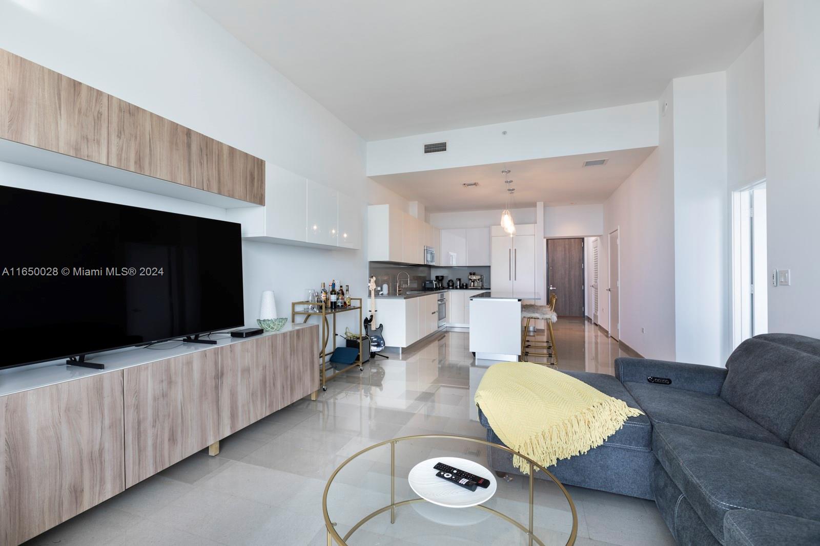 88 SW 7th St #4106, Miami FL 33130