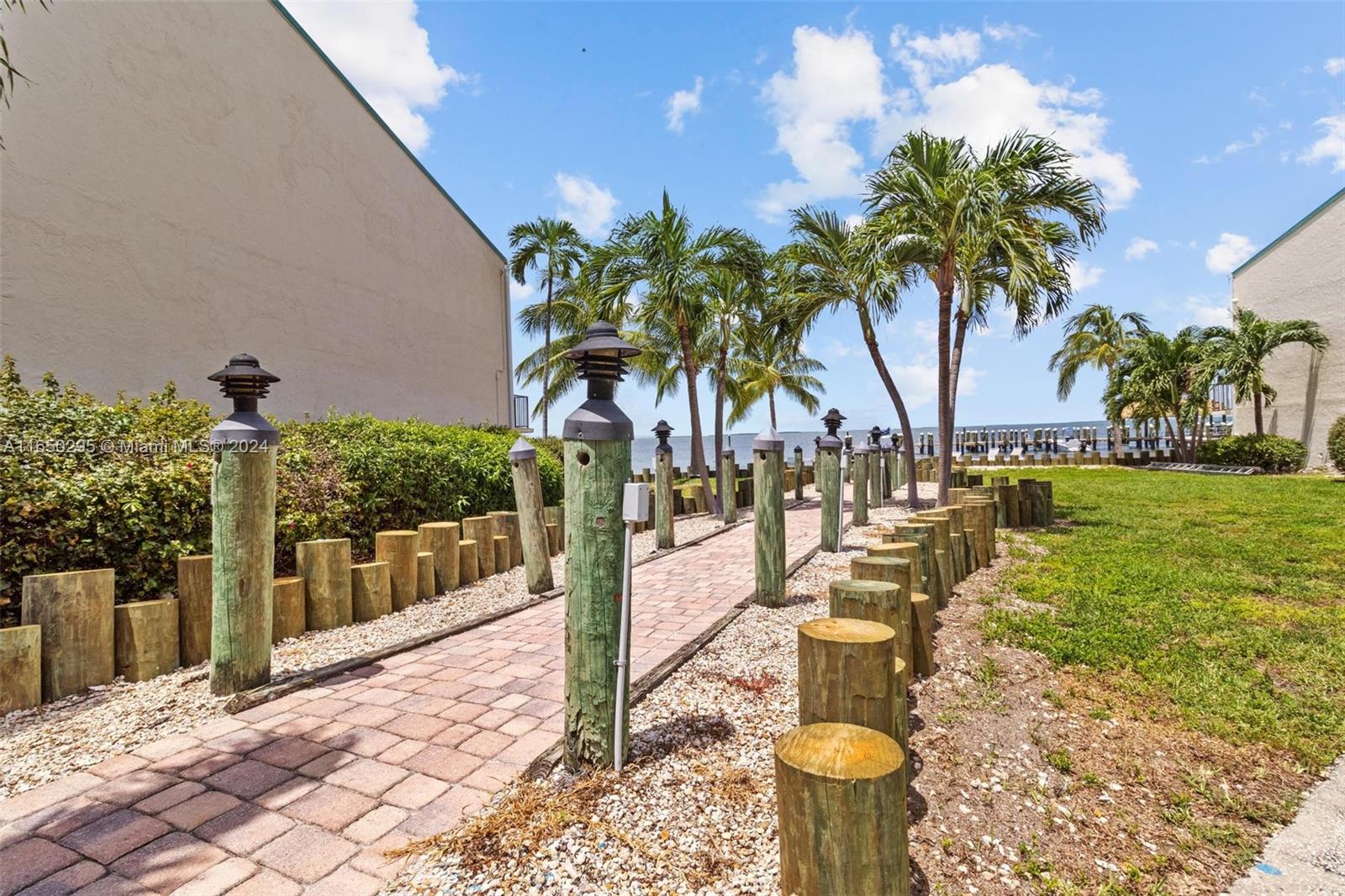 87200 Overseas Hwy #A7, Islamorada, Florida image 35