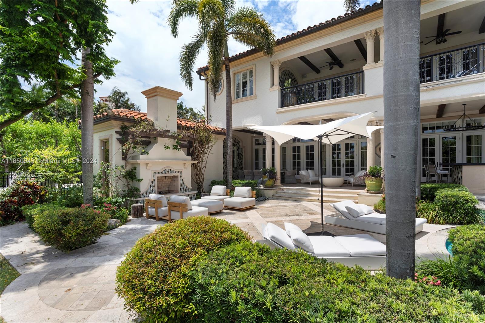 6915 Valencia Dr, Fisher Island, Florida image 39