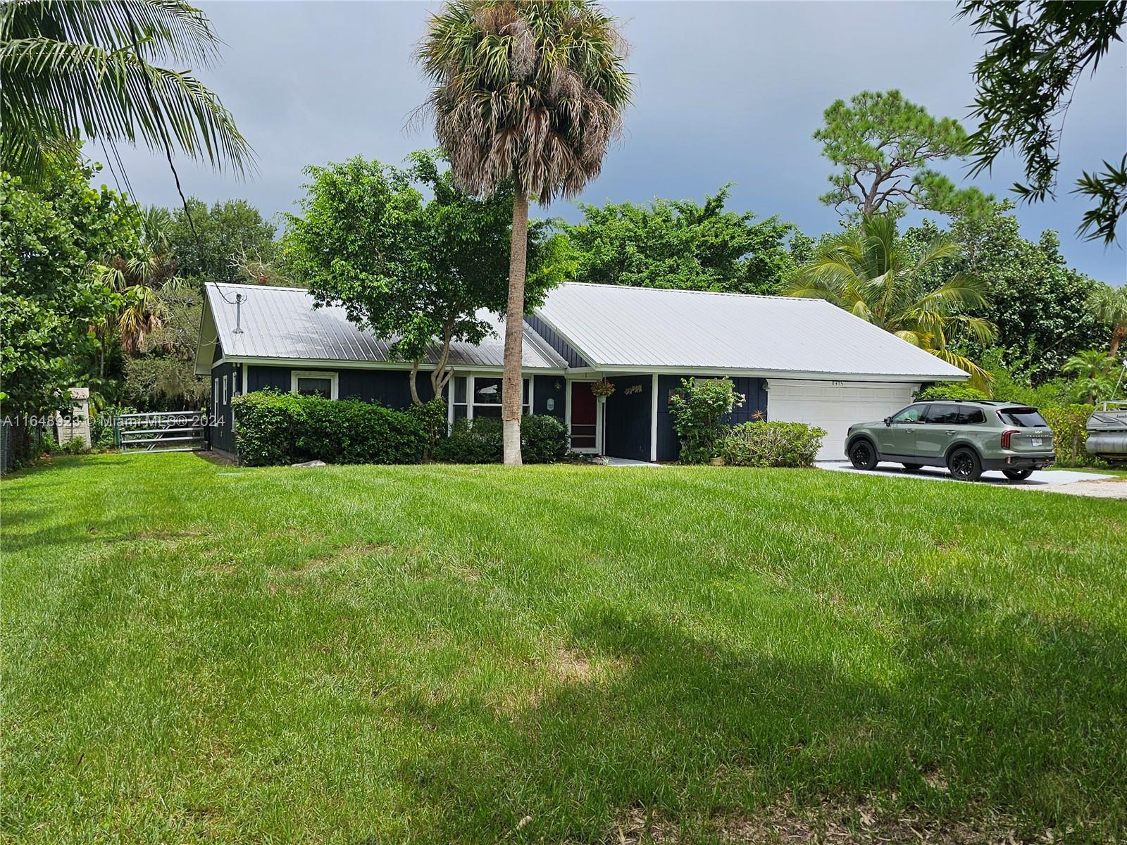 8455 SE May Ter, Hobe Sound, Florida image 2