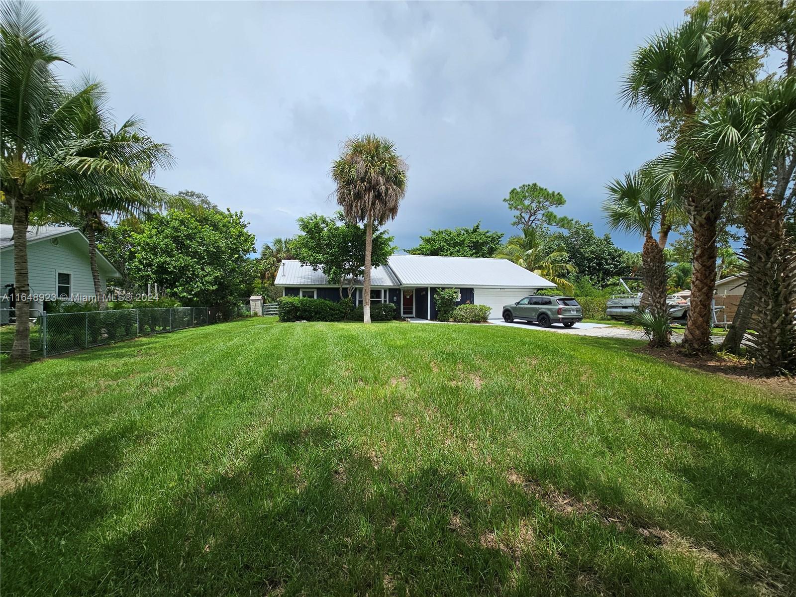 8455 SE May Ter, Hobe Sound, Florida image 3