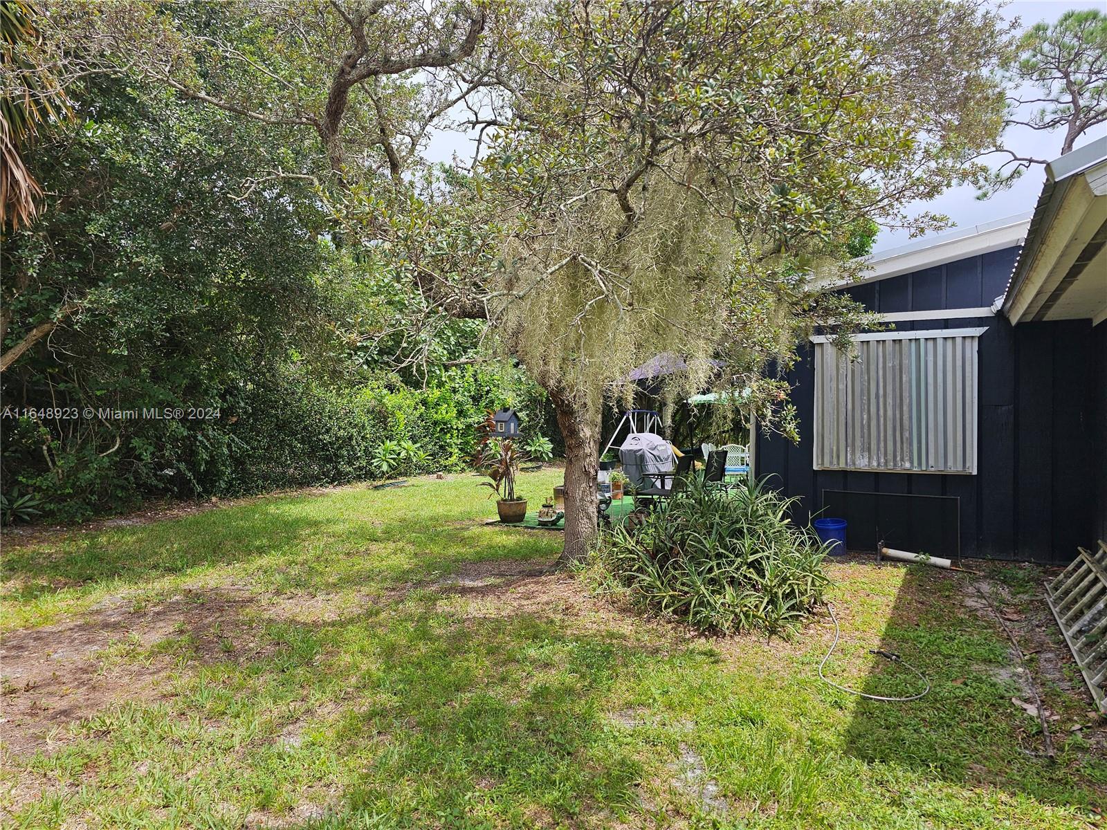 8455 SE May Ter, Hobe Sound, Florida image 9