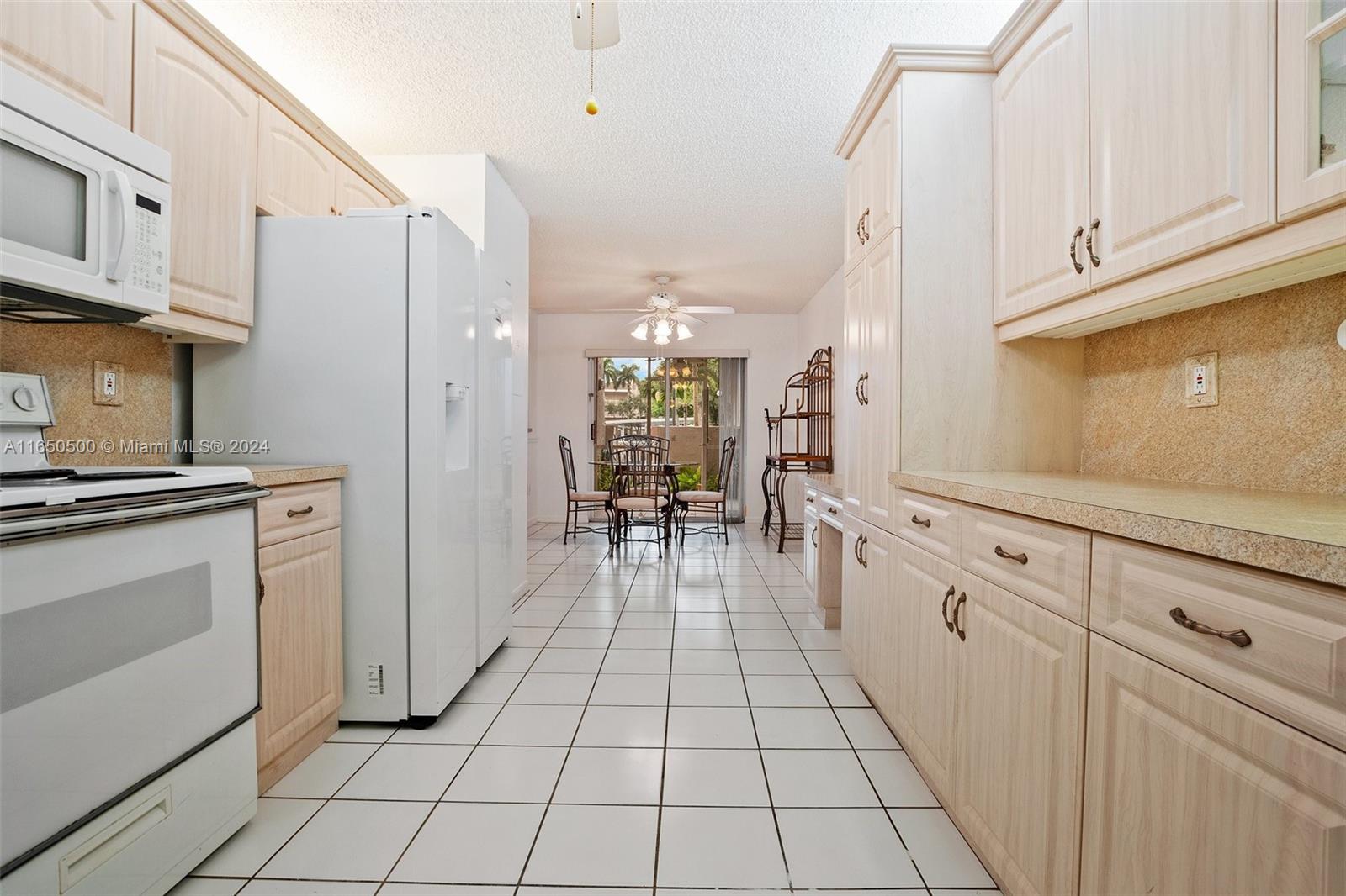 7523 Granville Dr #112, Tamarac, Florida image 16