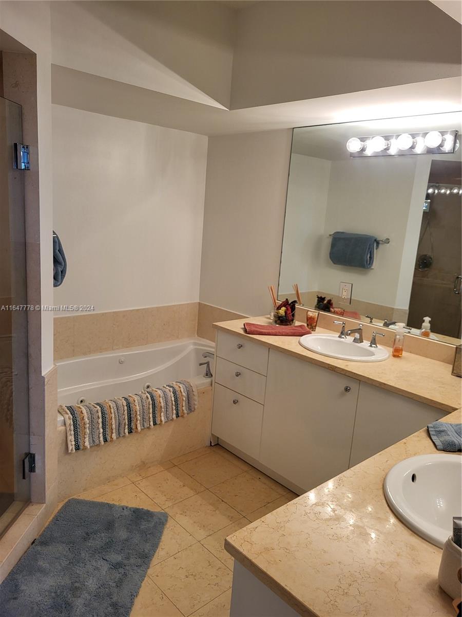 19900 E Country Club Dr #1207, Aventura, Florida image 10