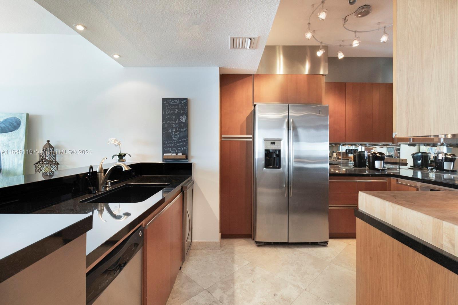 10 Venetian Way #2102, Miami Beach FL 33139