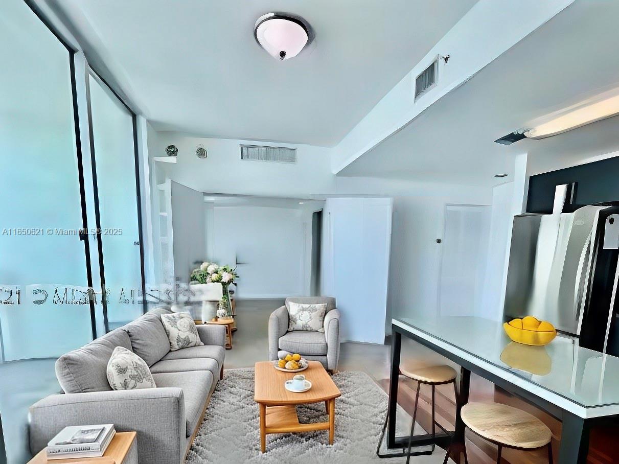 300 S Biscayne Blvd #2703, Miami FL 33131