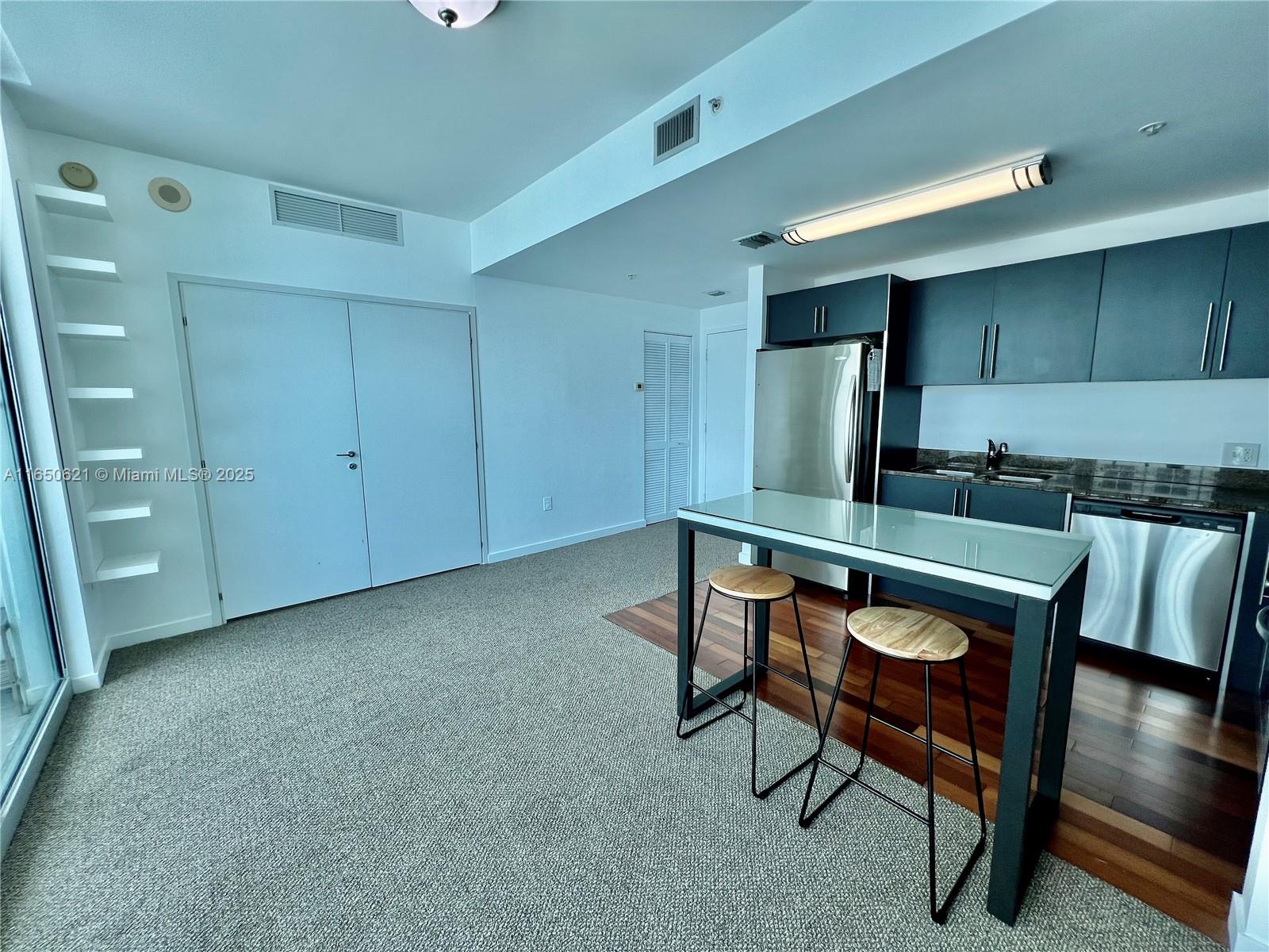 300 S Biscayne Blvd #2703, Miami FL 33131