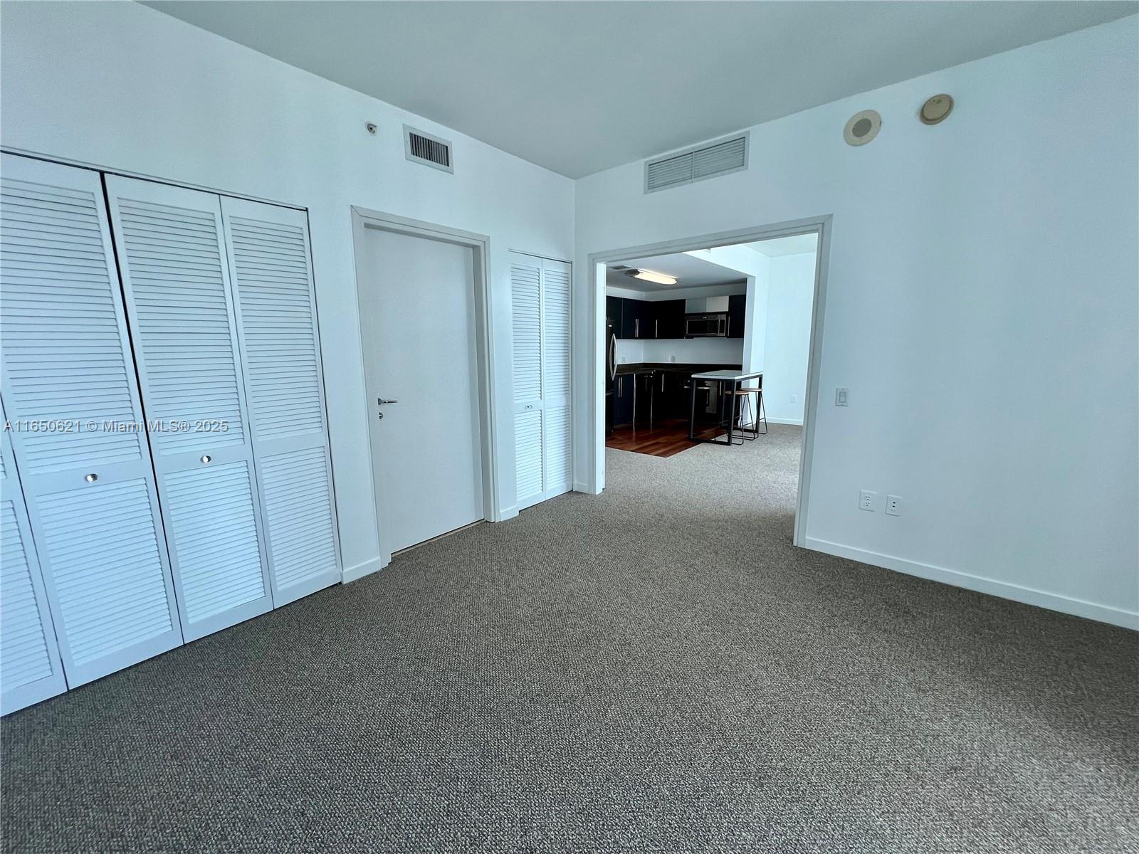300 S Biscayne Blvd #2703, Miami FL 33131