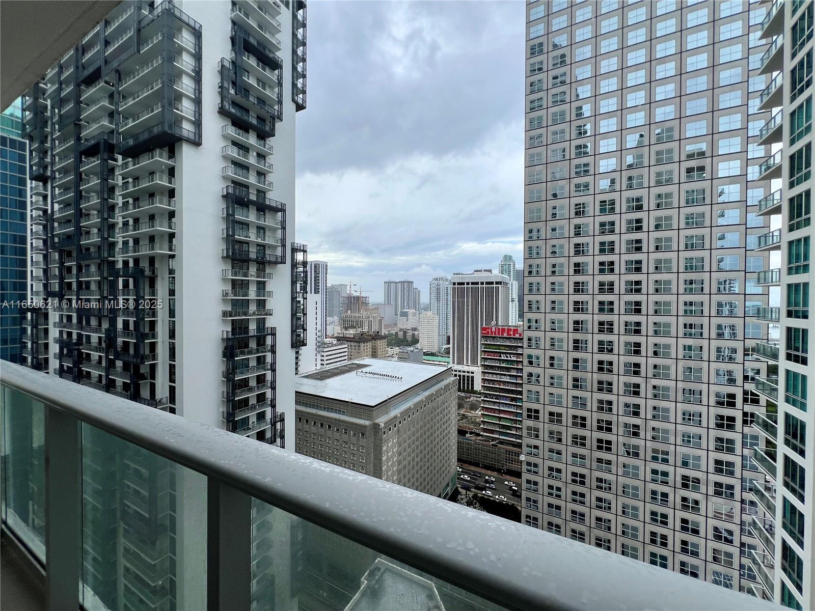 300 S Biscayne Blvd #2703, Miami FL 33131