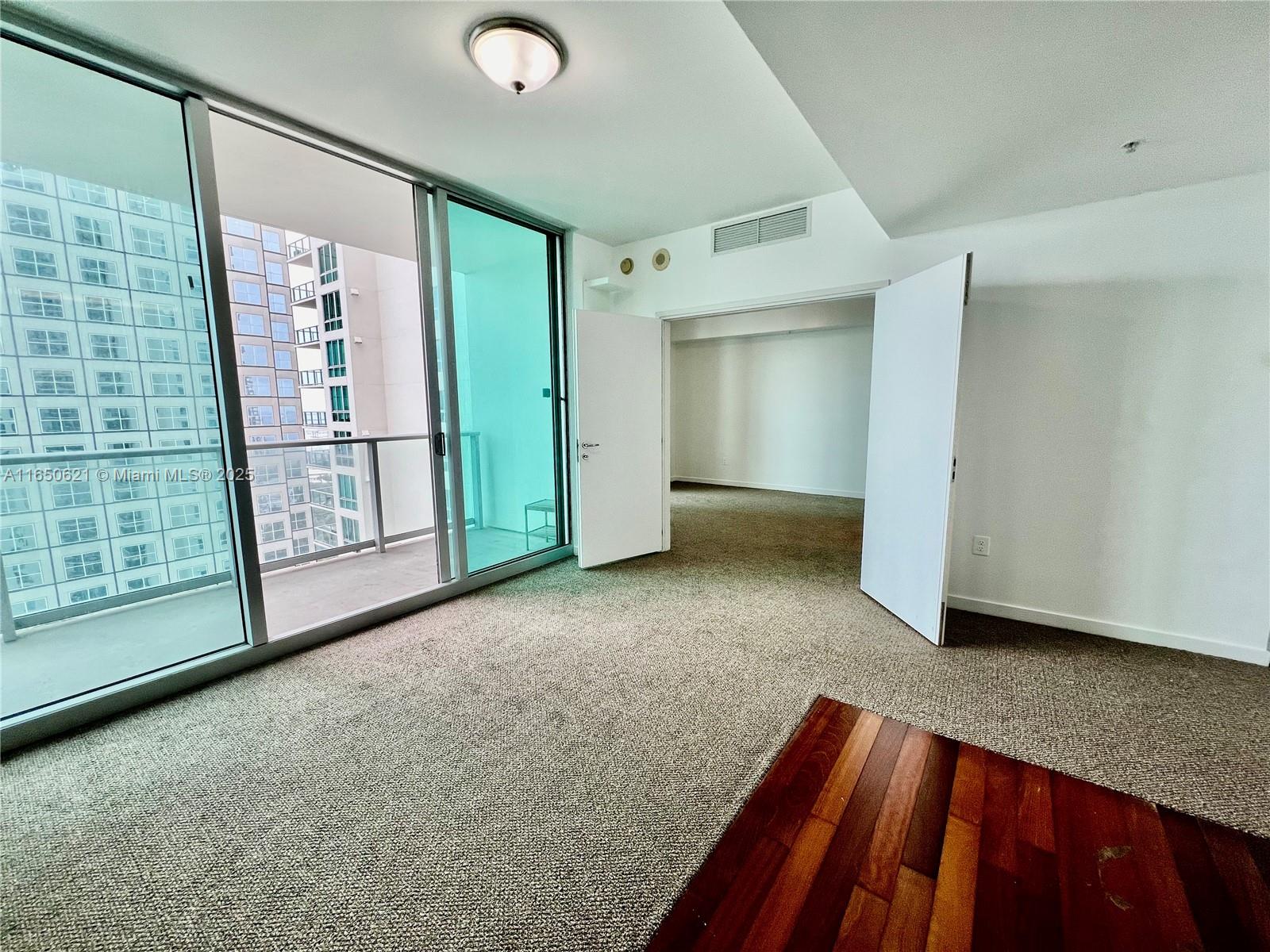300 S Biscayne Blvd #2703, Miami FL 33131