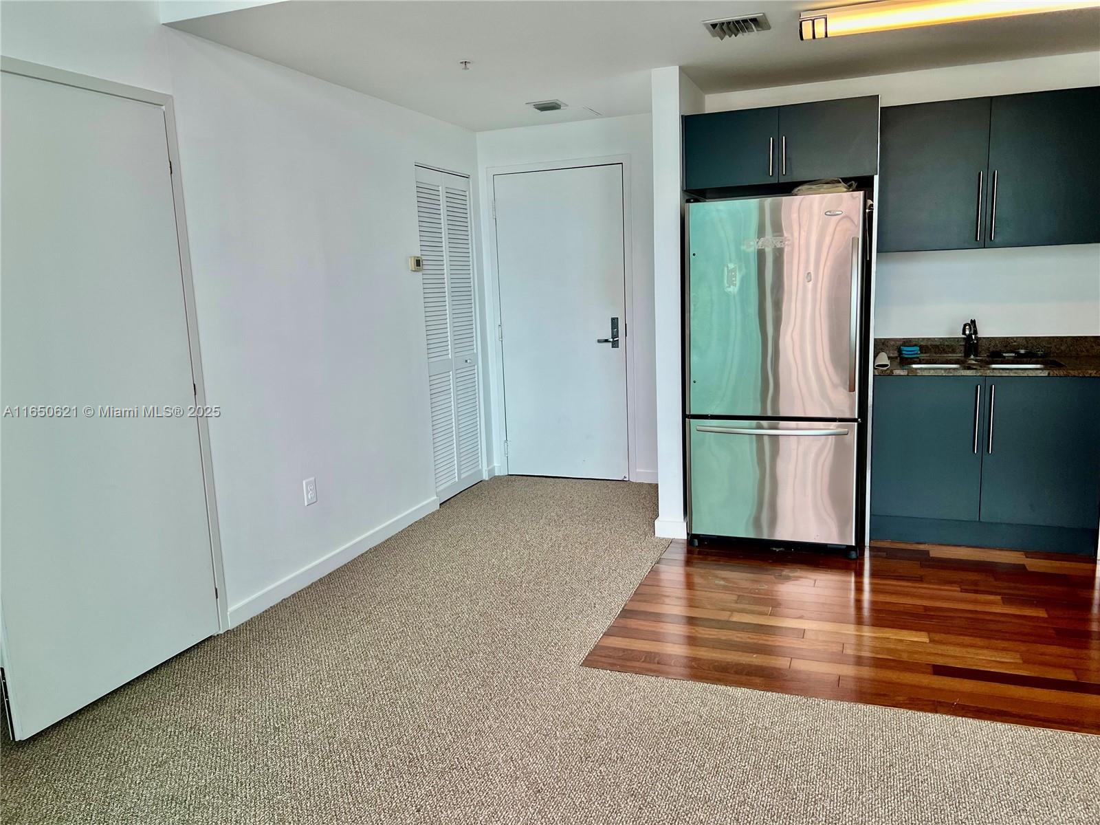 300 S Biscayne Blvd #2703, Miami FL 33131
