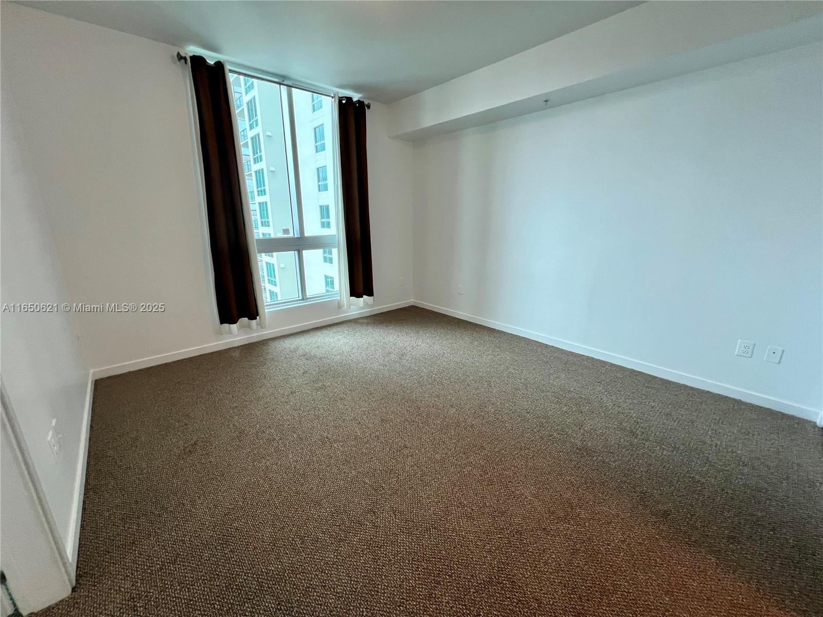 300 S Biscayne Blvd #2703, Miami FL 33131