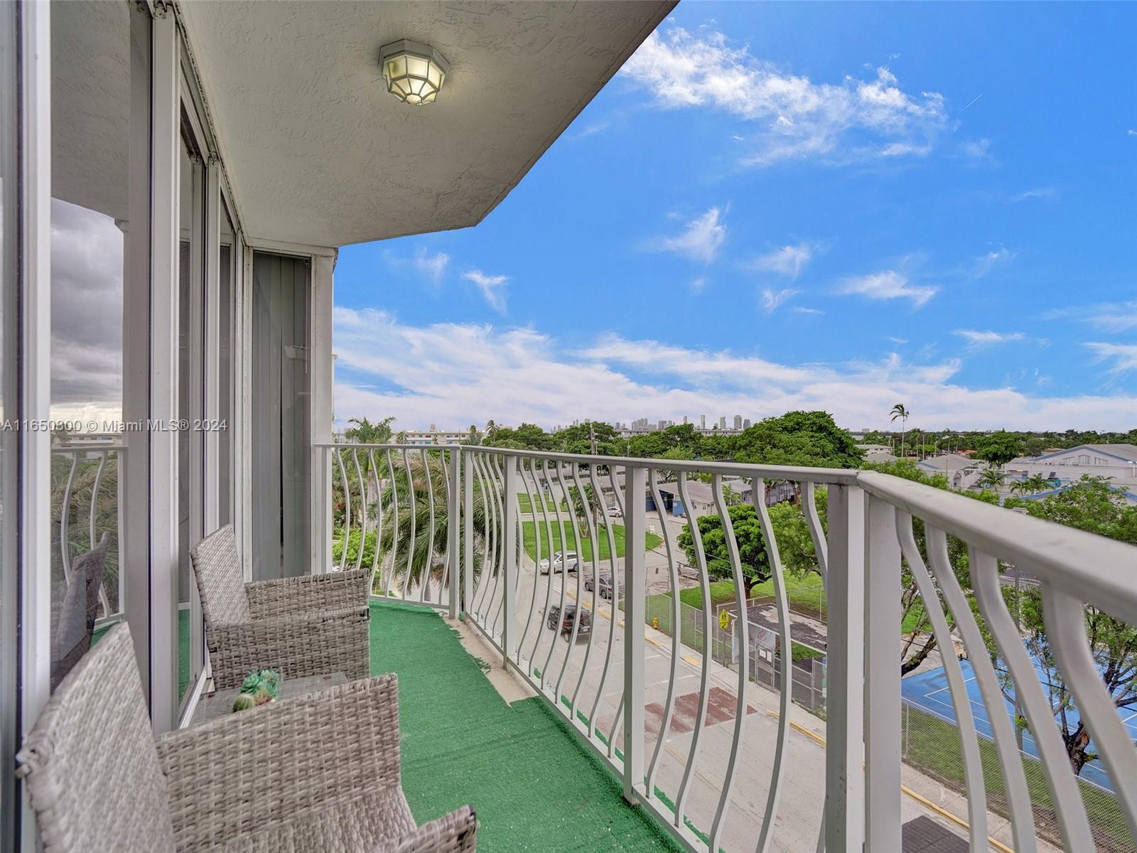 7601 E Treasure Dr #505, North Bay Village, Florida image 6