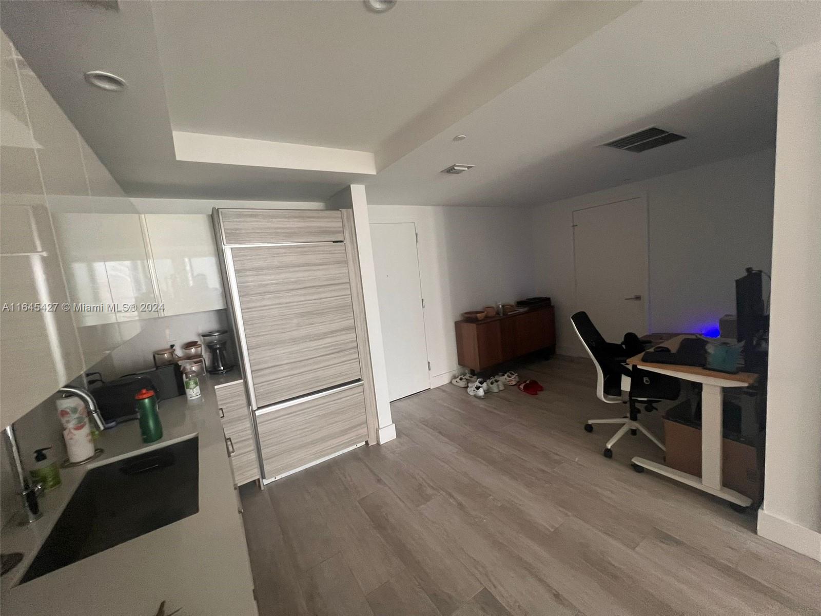 121 NE 34th St #1906A, Miami FL 33137